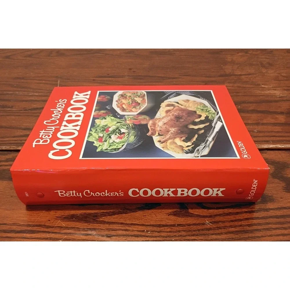 Betty Crocker's Cookbook 1989 5 Ring Binder HC Seventh Printing Golden Press